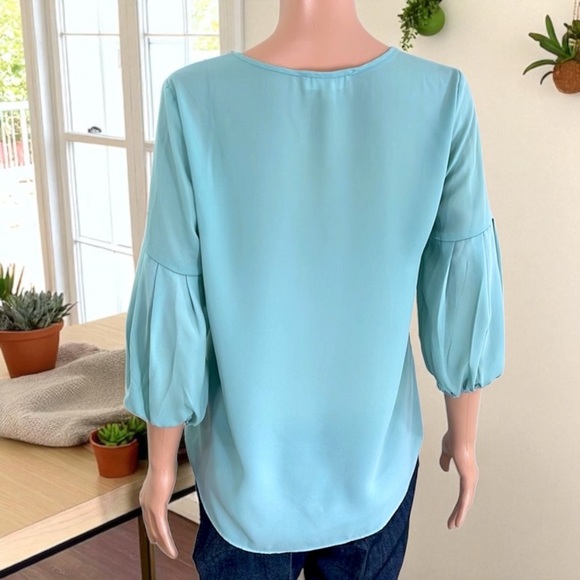Pink Rose Sage Green V-Neck Balloon 3/4 Sleeves Blouse - Picture 7 of 13